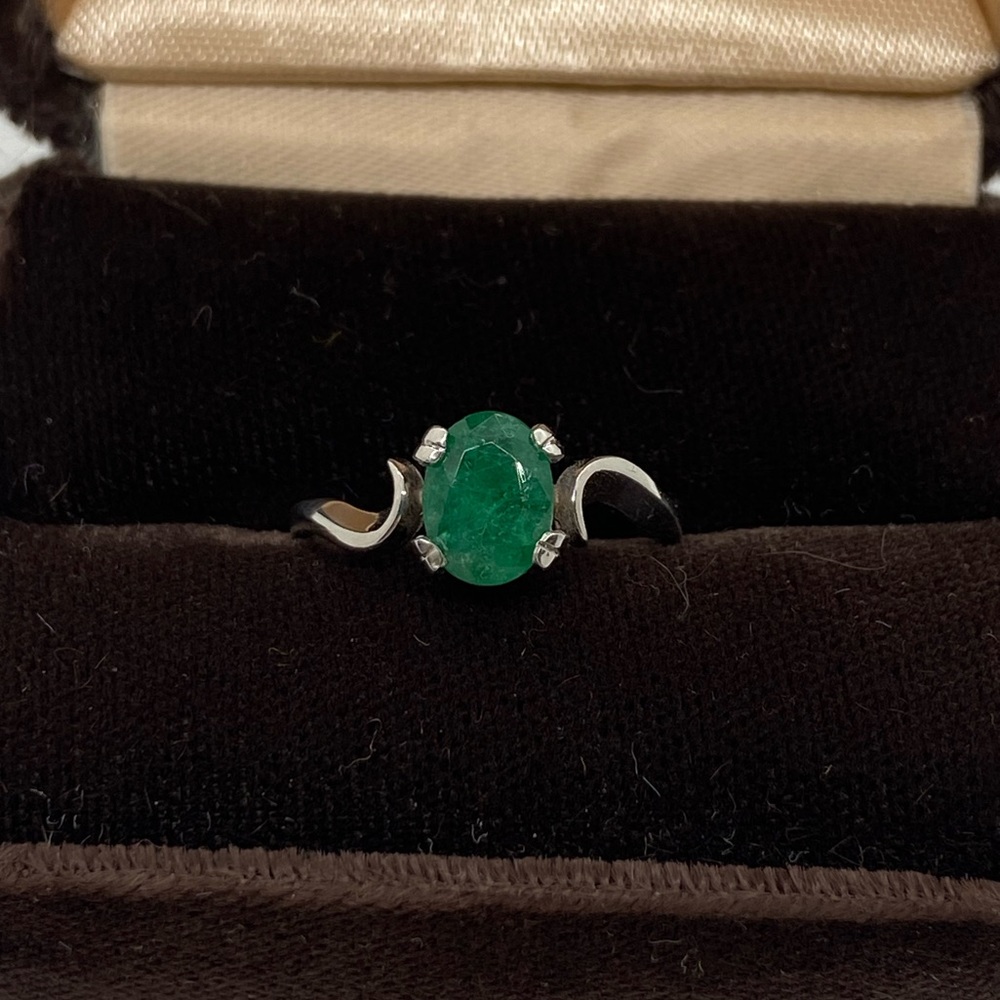 Sterling Silver Genuine Emerald ring